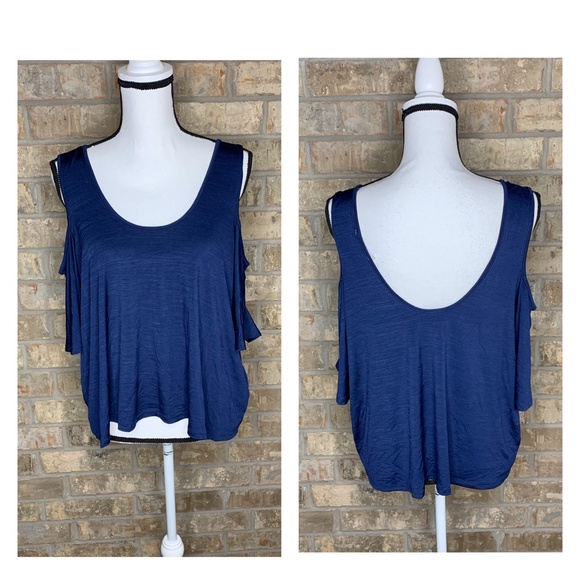RACHEL Rachel Roy Tops - NWOT Rachel Roy Navy Cold Shoulder Crop Top - I54